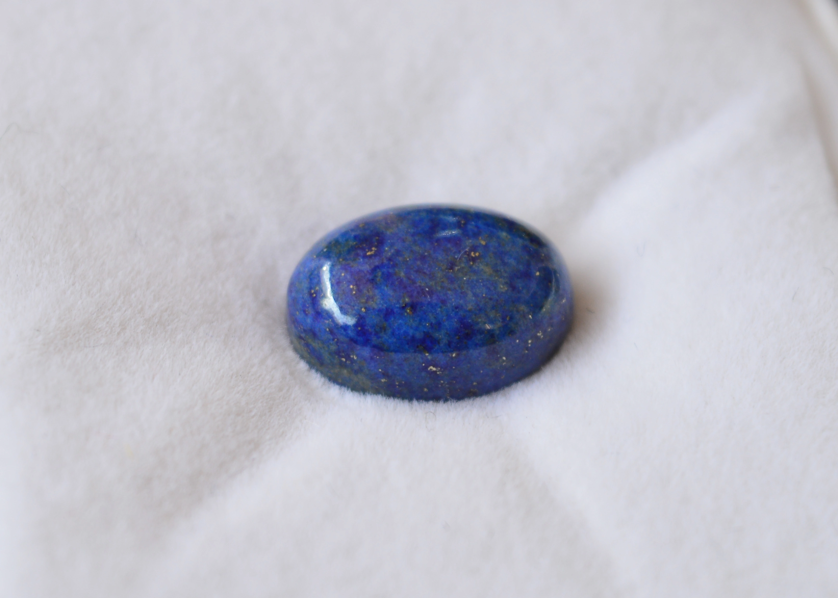 Natural Lapis Lazuli Gemstone